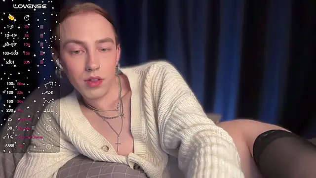 Snapshot of Avril_Pearly_ chatting on January 13, 2025, 10:03 pm Avril Pearly online show from January 13, 2025, 10:03 pm
