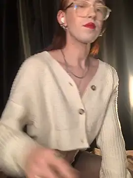 Snapshot of Avril_Pearly_ chatting on February 18, 2025, 9:31 pm Avril Pearly online show from February 18, 2025, 9:31 pm