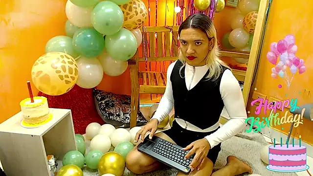 aslyhernandez 7 online show from January 16, 2025, 1:47 pm