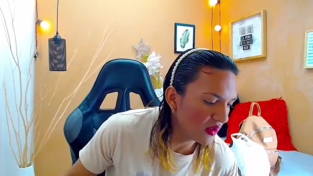 aslyhernandez 7 online show from September 20, 2025, 12:17 pm