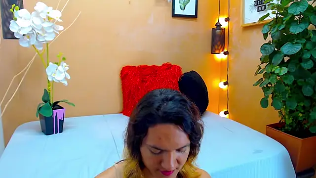 aslyhernandez 7 online show from October 17, 2025, 1:35 pm