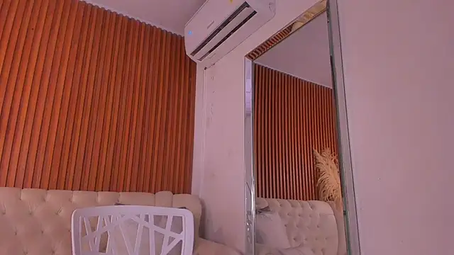 Snapshot of RosarioCruzz chatting on April 10, 2026, 12:54 pm RosarioCruzz online show from April 10, 2026, 12:54 pm