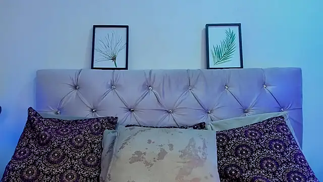 Snapshot of Redpandaa_ chatting on February 5, 2025, 2:37 pm Redpandaa online show from February 5, 2025, 2:37 pm