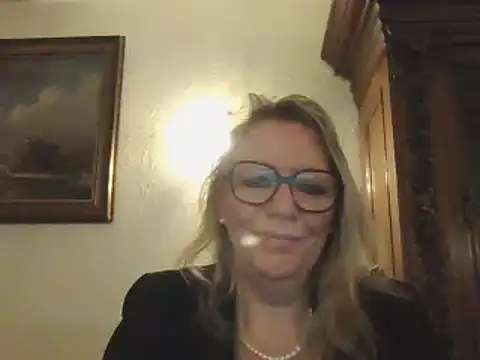 Silkesquirt online show from December 2, 2024, 7:36 am