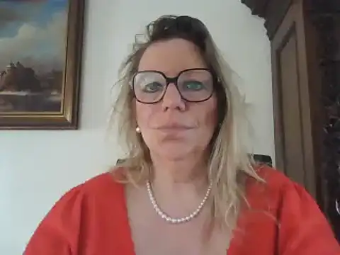 Silkesquirt online show from February 14, 2025, 8:42 am