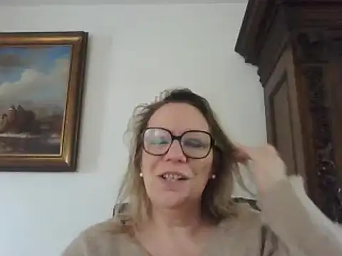 Silkesquirt online show from February 26, 2025, 1:08 pm