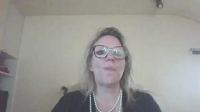 Silkesquirt online show from September 23, 2025, 7:00 am
