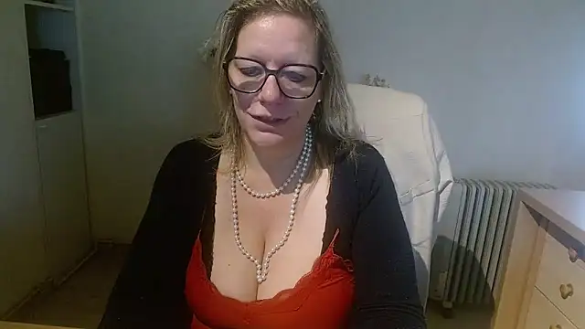 Silkesquirt online show from October 8, 2025, 7:39 am