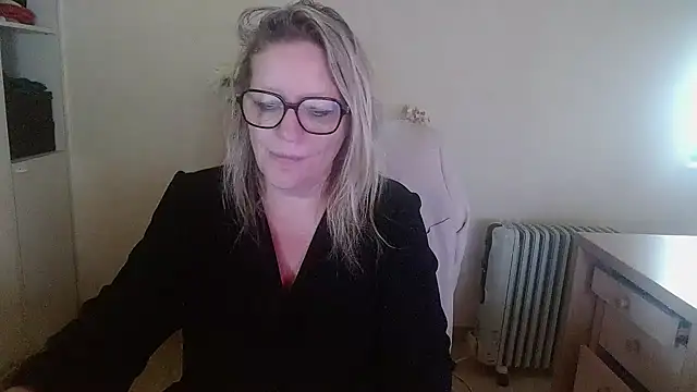 Silkesquirt online show from October 10, 2025, 8:13 am