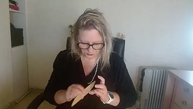 Silkesquirt online show from October 22, 2025, 7:52 am