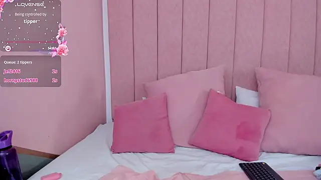 Snapshot of lilith_noahh chatting on December 2, 2024, 1:14 am lilith noahh online show from December 2, 2024, 1:14 am