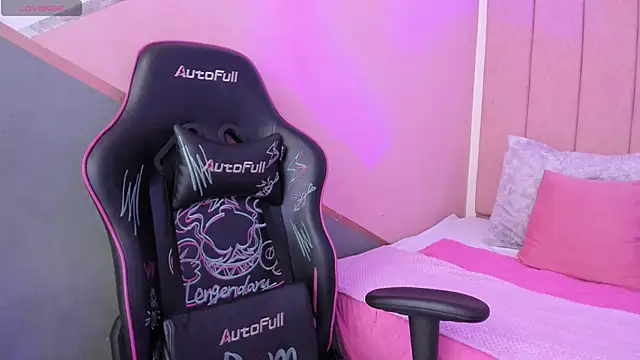 Snapshot of lilith_noahh chatting on December 12, 2024, 4:15 am lilith noahh online show from December 12, 2024, 4:15 am