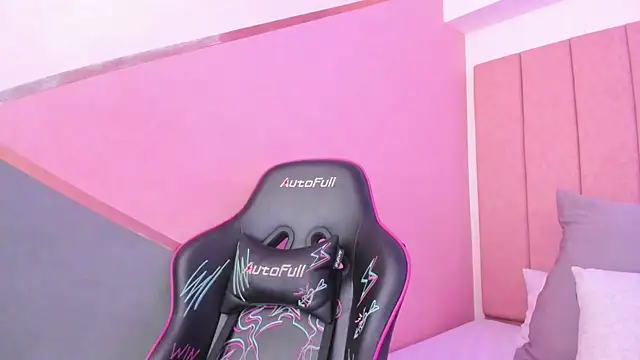 Snapshot of lilith_noahh chatting on January 17, 2025, 6:36 am lilith noahh online show from January 17, 2025, 6:36 am