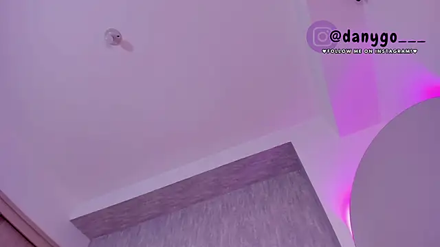 ZarianaEvanz online show from March 3, 2025, 9:37 pm