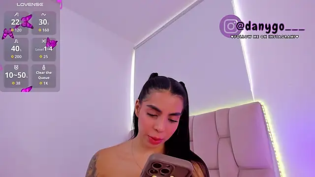 ZarianaEvanz online show from September 11, 2025, 8:53 pm