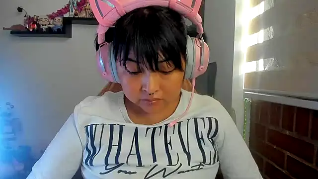 Shaddycute  online show from April 1, 2026, 6:49 pm