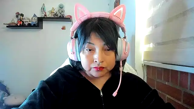 Shaddycute  online show from May 26, 2026, 2:57 pm