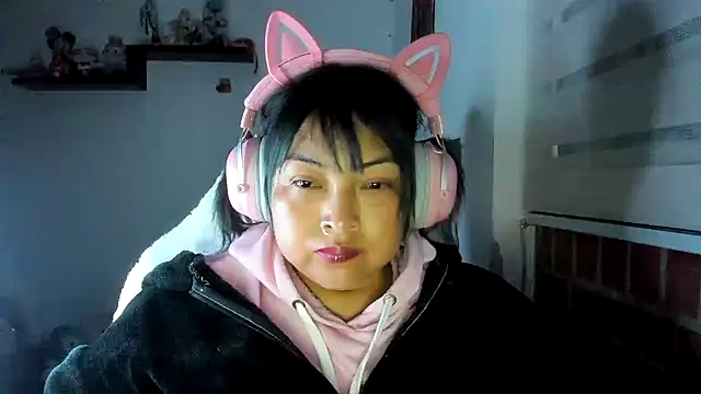 Shaddycute  online show from May 31, 2026, 10:33 am