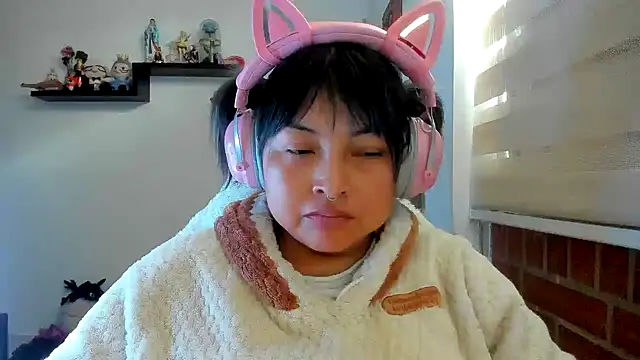 Snapshot of Shaddycute_ chatting on June 3, 2026, 2:33 pm Shaddycute online show from June 3, 2026, 2:33 pm