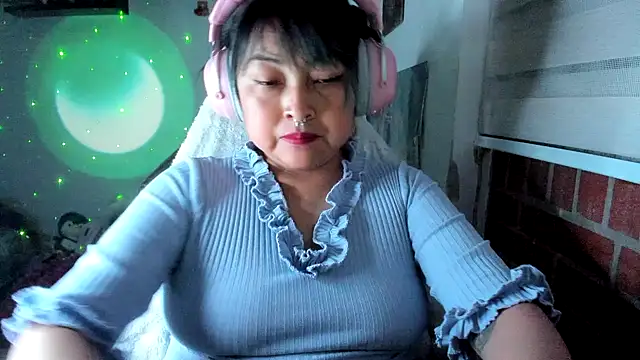 Snapshot of Shaddycute_ chatting on June 18, 2026, 11:42 pm Shaddycute online show from June 18, 2026, 11:42 pm