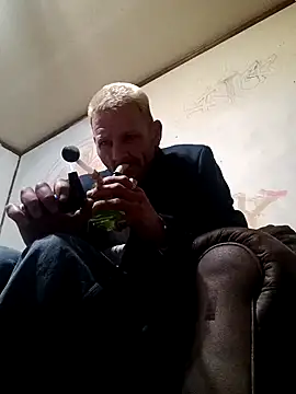 Snapshot of gettinit2wice chatting on December 4, 2024, 12:36 pm gettinit2wice online show from December 4, 2024, 12:36 pm