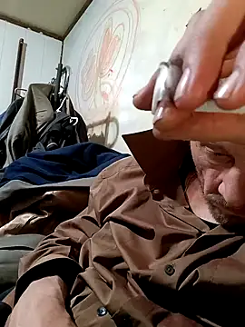 Snapshot of gettinit2wice chatting on January 18, 2025, 2:23 pm gettinit2wice online show from January 18, 2025, 2:23 pm