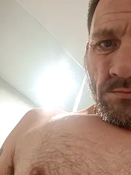 Snapshot of gettinit2wice chatting on October 3, 2025, 11:35 pm gettinit2wice online show from October 3, 2025, 11:35 pm