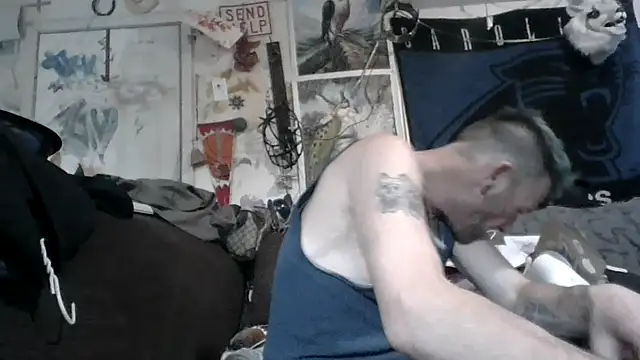 Snapshot of gettinit2wice chatting on October 18, 2025, 8:15 am gettinit2wice online show from October 18, 2025, 8:15 am