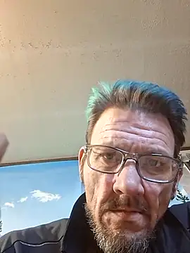 Snapshot of gettinit2wice chatting on May 2, 2026, 3:06 pm gettinit2wice online show from May 2, 2026, 3:06 pm