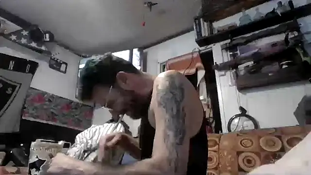 Snapshot of gettinit2wice chatting on June 4, 2026, 12:11 pm gettinit2wice online show from June 4, 2026, 12:11 pm