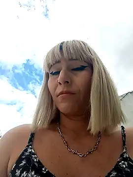 florecita9 online show from December 19, 2024, 6:34 pm