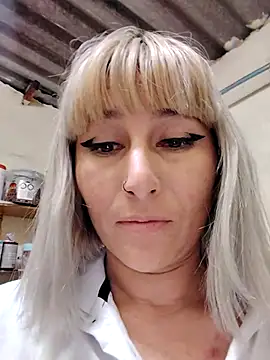 florecita9 online show from December 27, 2024, 11:42 pm