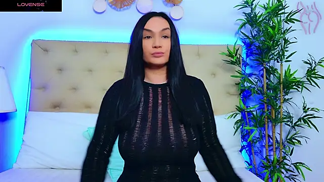 DaliyaArabian online show from October 28, 2025, 1:14 pm