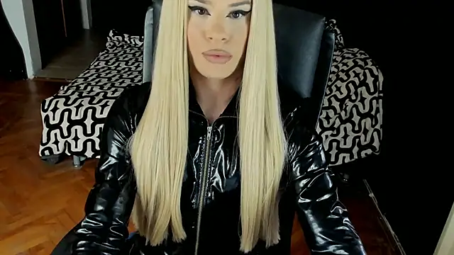 Snapshot of EvelynLexy chatting on September 27, 2025, 7:13 am EvelynLexy online show from September 27, 2025, 7:13 am
