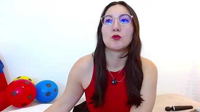 Snapshot of Elle_Lee_ chatting on June 18, 2026, 3:16 pm Elle Lee online show from June 18, 2026, 3:16 pm