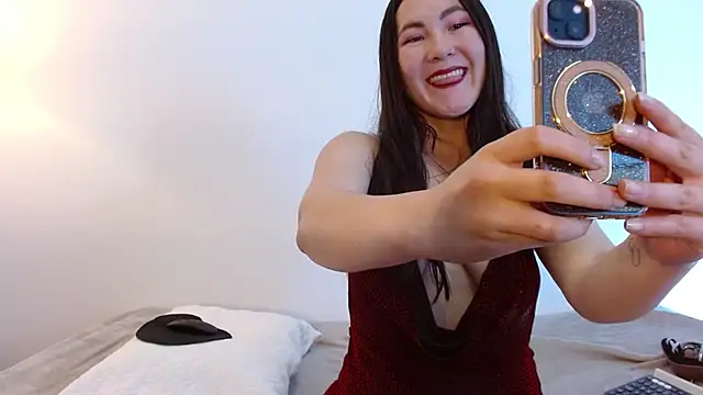 Snapshot of Elle_Lee_ chatting on July 19, 2026, 6:22 pm Elle Lee online show from July 19, 2026, 6:22 pm