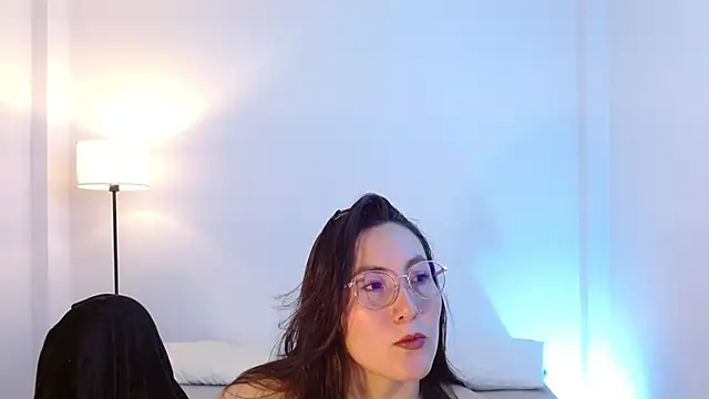 Snapshot of Elle_Lee_ chatting on July 22, 2026, 4:10 pm Elle Lee online show from July 22, 2026, 4:10 pm