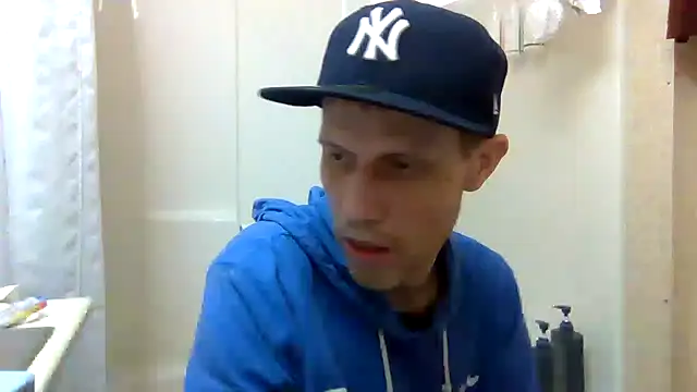 Snapshot of kollzCloudzz chatting on August 9, 2026, 8:08 am kollzCloudzz online show from August 9, 2026, 8:08 am