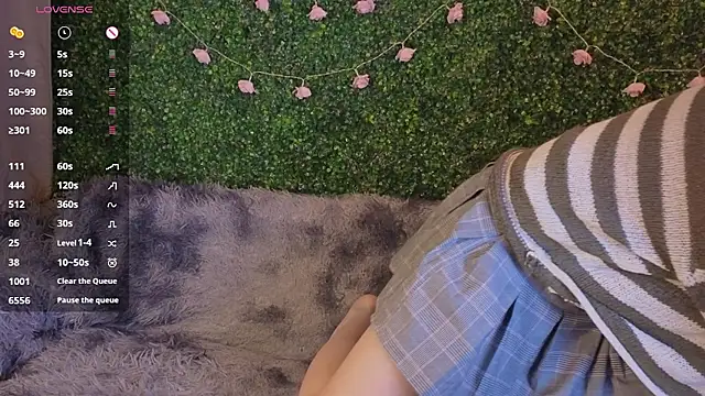 EkaterinaUpple online show from April 13, 2026, 5:29 pm