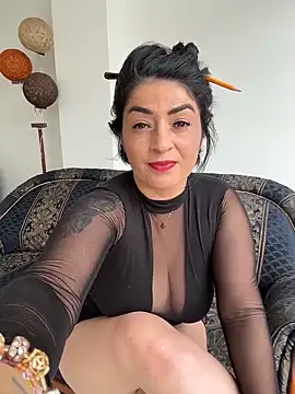 karenlennox1 online show from February 15, 2026, 7:54 pm