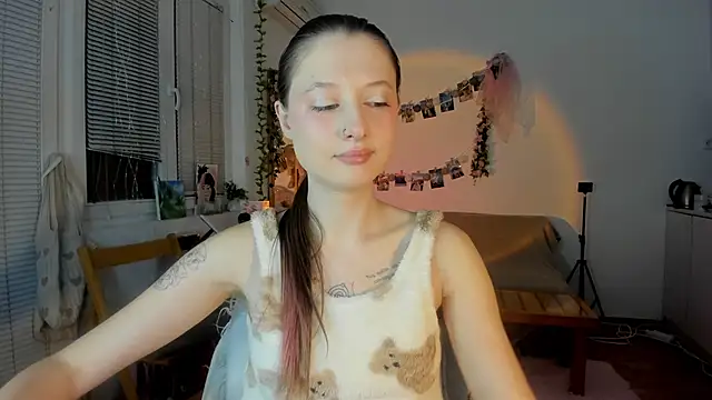 Snapshot of Jenny_darling_love chatting on February 25, 2025, 7:47 pm Jenny darling love online show from February 25, 2025, 7:47 pm