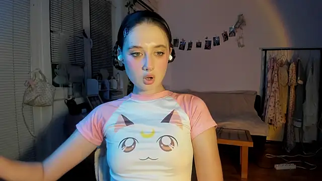 Snapshot of Jenny_darling_love chatting on September 23, 2025, 6:11 pm Jenny darling love online show from September 23, 2025, 6:11 pm