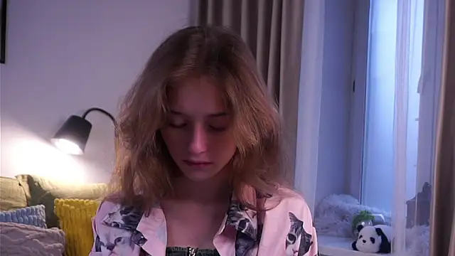 Snapshot of EdlinHargus chatting on October 29, 2025, 1:41 am EdlinHargus online show from October 29, 2025, 1:41 am