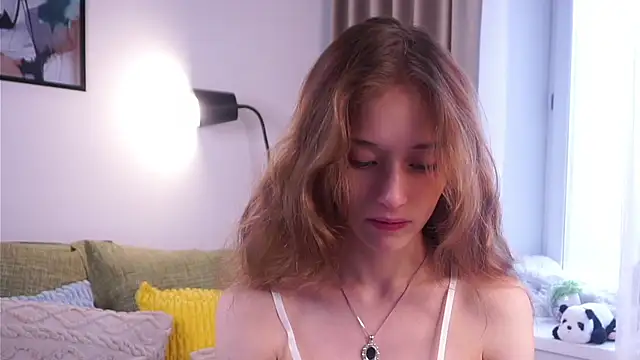 Snapshot of EdlinHargus chatting on October 31, 2025, 5:30 am EdlinHargus online show from October 31, 2025, 5:30 am