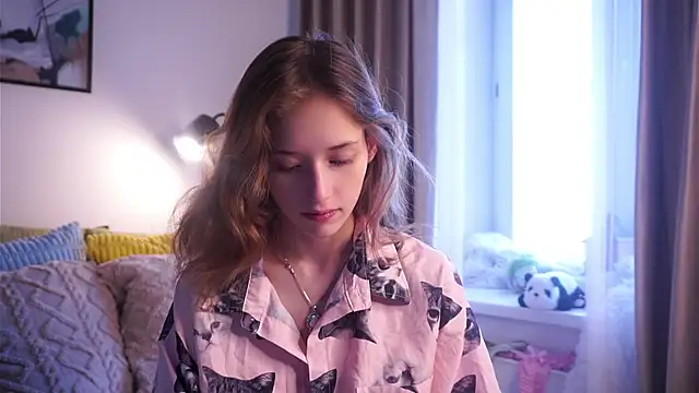 Snapshot of EdlinHargus chatting on November 1, 2025, 5:53 am EdlinHargus online show from November 1, 2025, 5:53 am