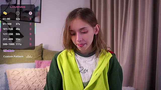 Snapshot of EdlinHargus chatting on December 3, 2025, 1:35 am EdlinHargus online show from December 3, 2025, 1:35 am