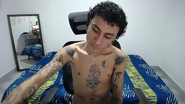 Snapshot of present_the_magic chatting on March 9, 2026, 9:19 pm present the magic online show from March 9, 2026, 9:19 pm