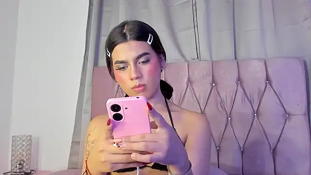 Snapshot of Ashley_piinkk_ chatting on January 26, 2025, 11:39 pm Ashley piinkk  online show from January 26, 2025, 11:39 pm