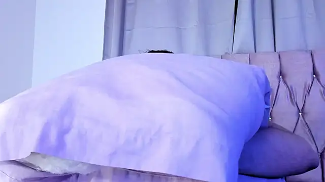 Snapshot of Ashley_piinkk_ chatting on February 25, 2025, 7:20 am Ashley piinkk  online show from February 25, 2025, 7:20 am