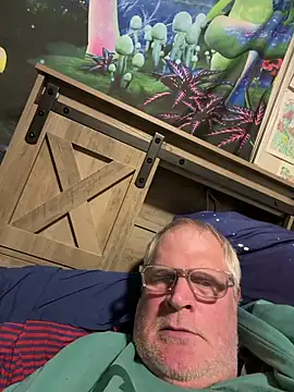 Mimmoromeo1973 online show from April 19, 2026, 3:28 am